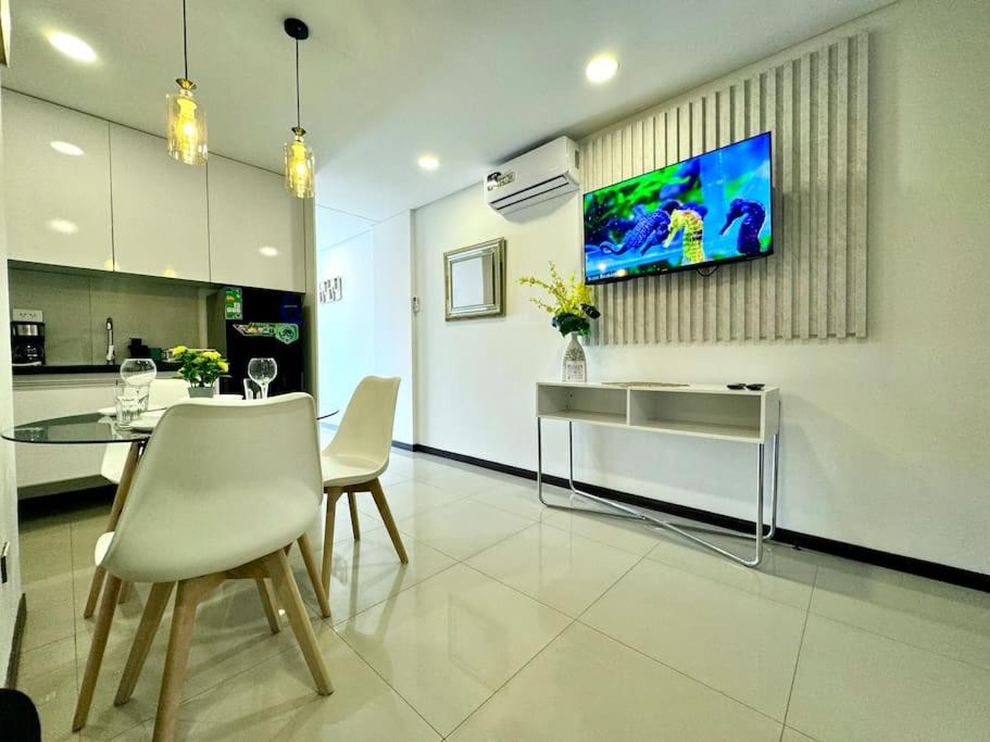 Acogedor apartamento en Equipetrol con piscina, wifi, balcon - 2