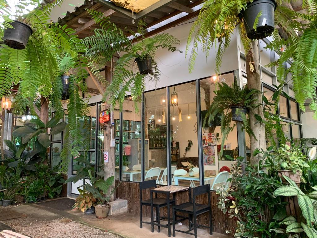 Restaurant, Baan Suan Duang Porn Resort in Lampang