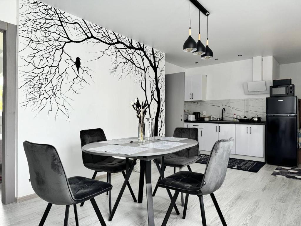 Lemberg Apart, Slavske