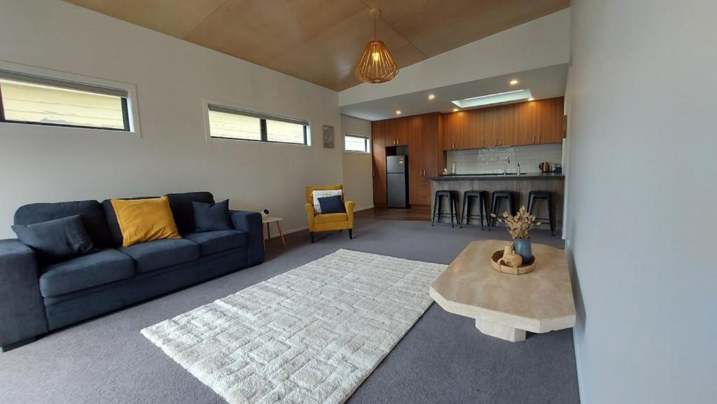 Sleek Suite By The Sand 2-bedroom, Dunedin