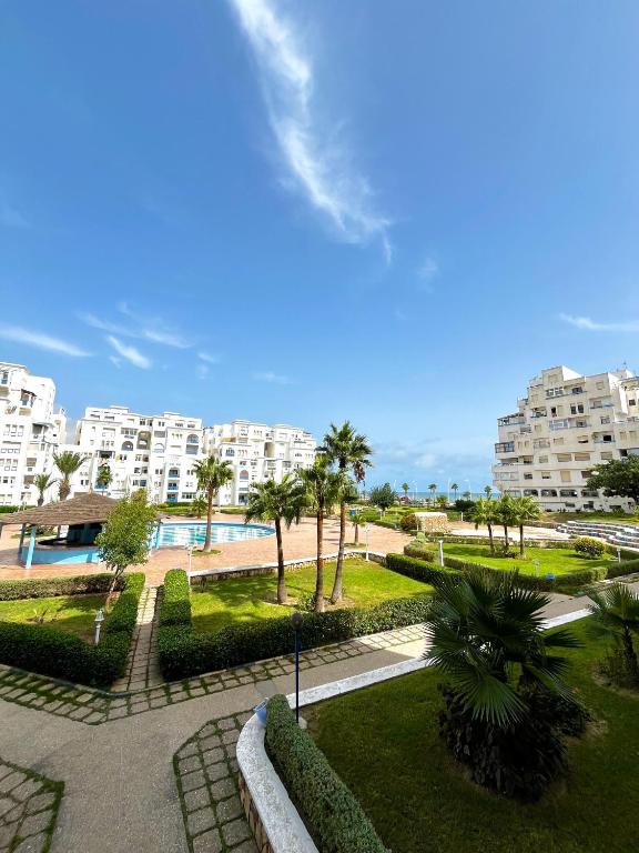 Luxueux appartement avec vue mer & piscine, Martil