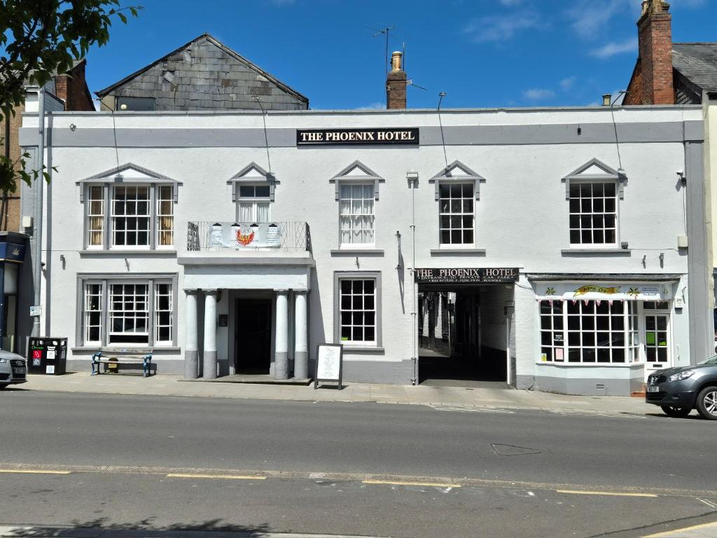 Phoenix Hotel, Chard