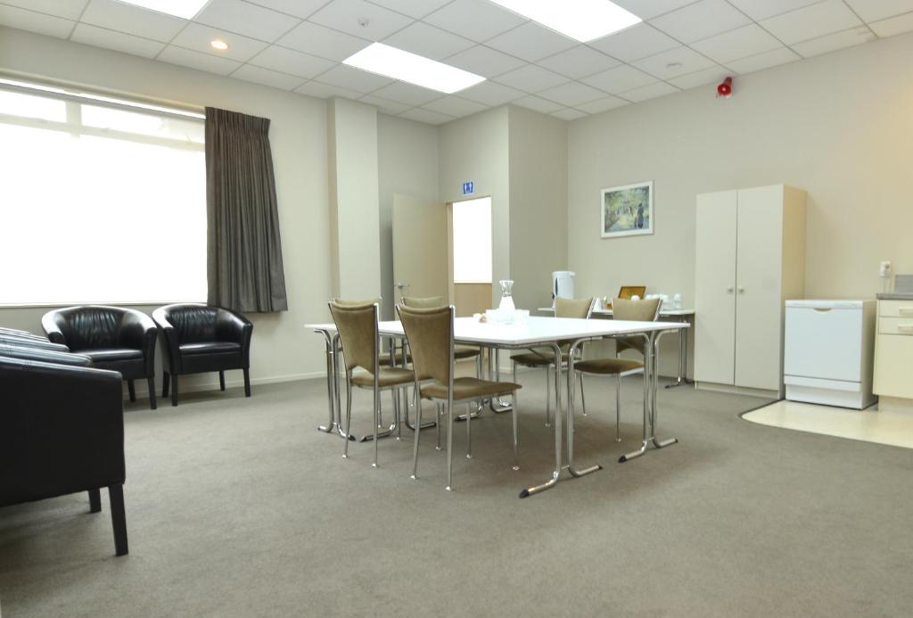 Business center, Brougham Heights Motel in New Plymouth