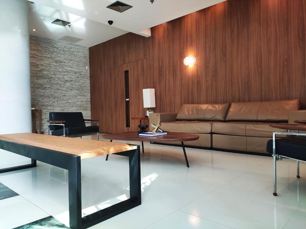 Biarritz Hplus Long Stay 전경