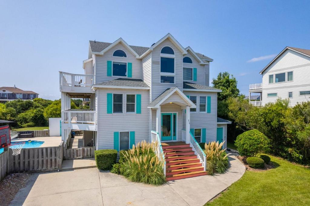 WH482 Shenanigans, Corolla