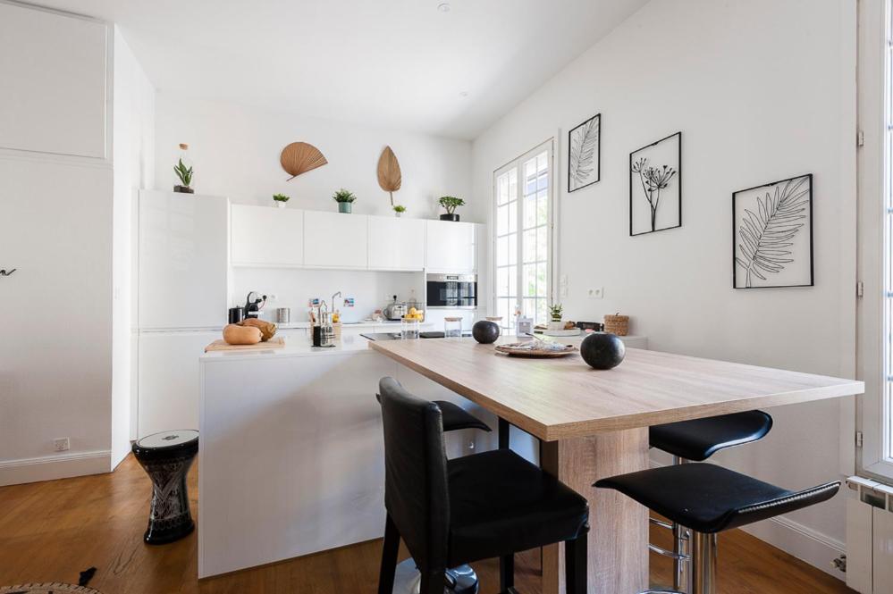 LESEHAN APPARTEMENT AIGUES MORTES Vue Remparts - 5