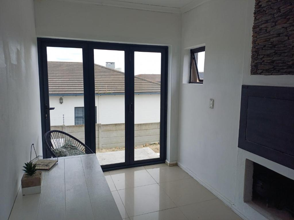 On 36 Neethlingshof, Kapské Město