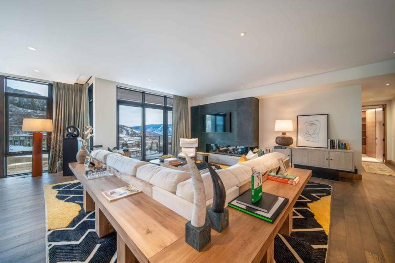 One Snowmass West 501 by Snowmass Mountain Lodging, Snowmass