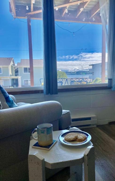 View Harbor Downtown R and R, Oak Harbor