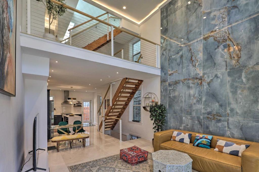 Live Loftily at University City, Filadelfie