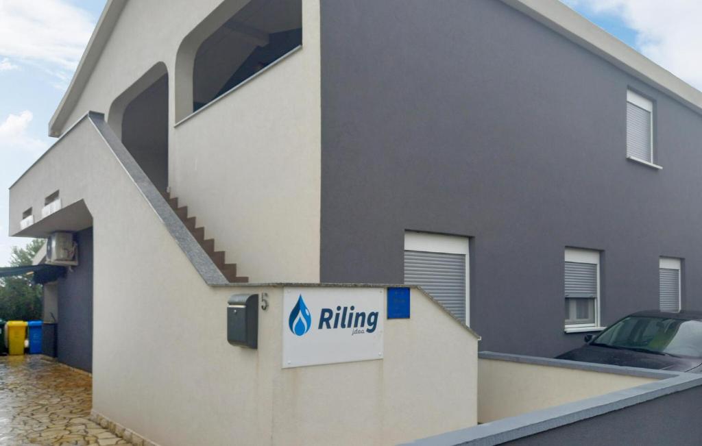 Beautiful Apartment In Vir With Wifi, Vir