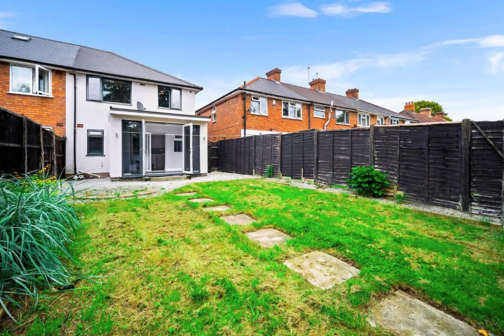 The Relocation Haven - Birmingham, Holly Lane