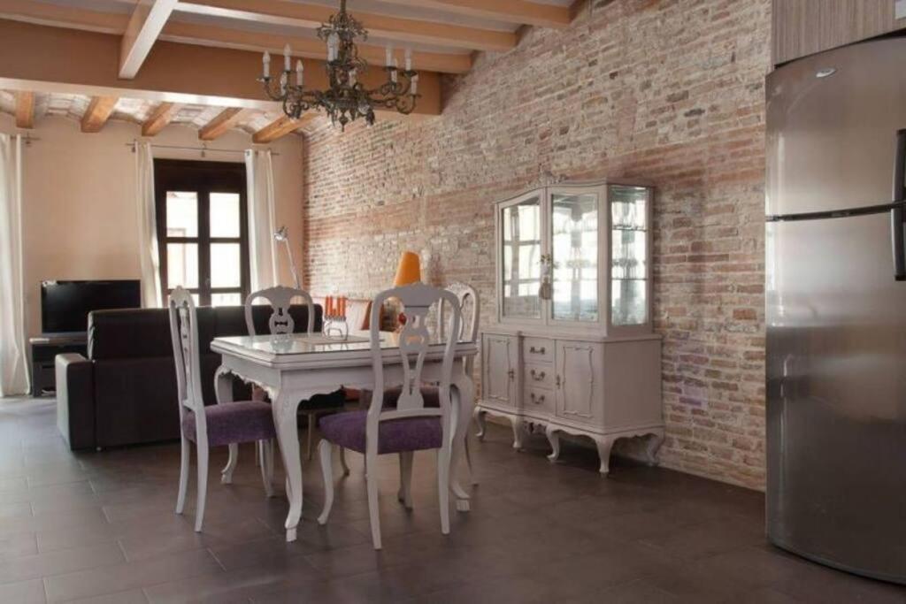EL born - spacious 2 bedrooms - 4