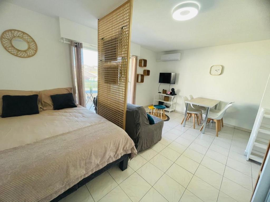Studio climatisé - Port Fréjus, plage à 250m - 4