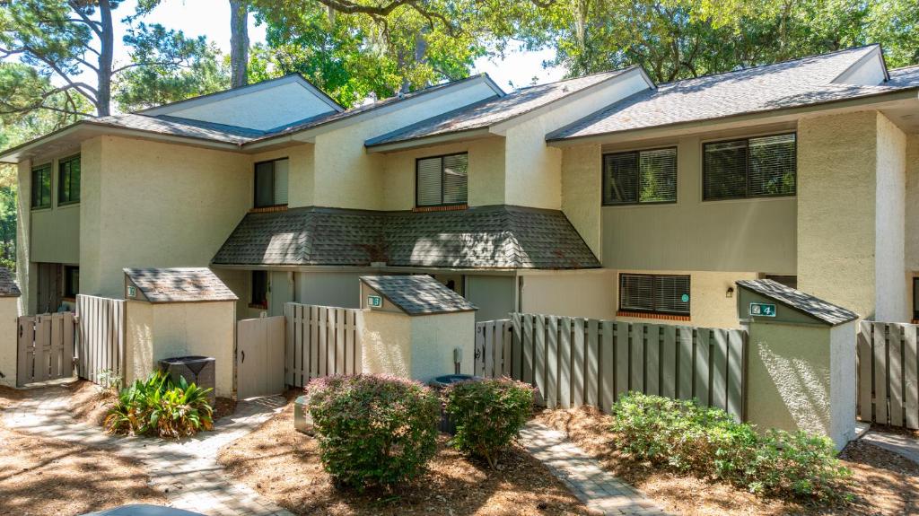 Walk to Beach, Pet Friendly, Homey, Hilton Head Island