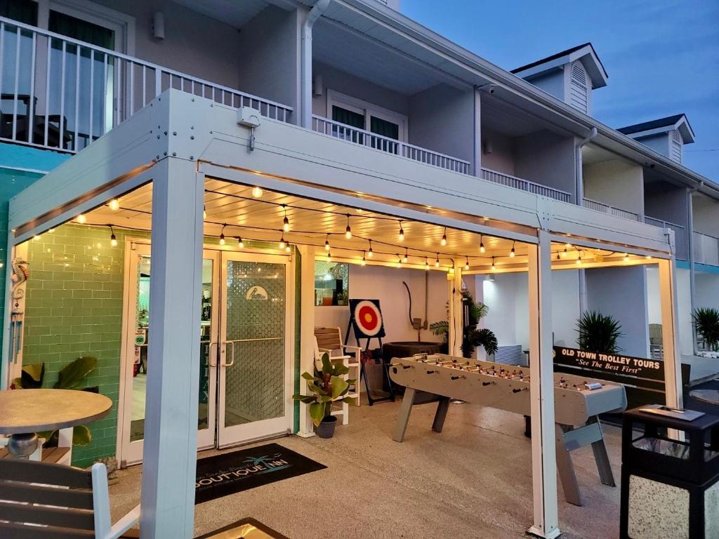 Ocean Sands Beach Boutique Inn-1 Acre Private Beach-St Augustine Historic-2 Miles-Shuttle with Downt