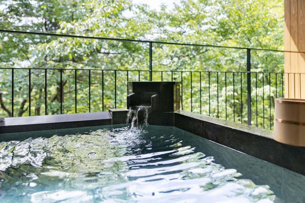 Hot tub