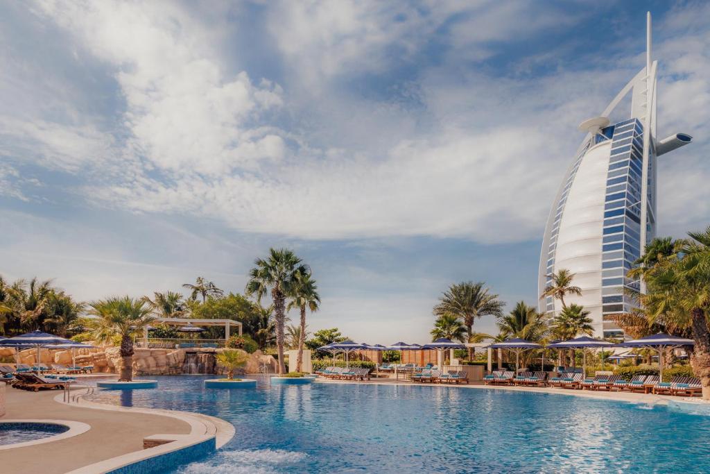 Swimming pool, Jumeirah Beach Hotel Dubai in Dubai