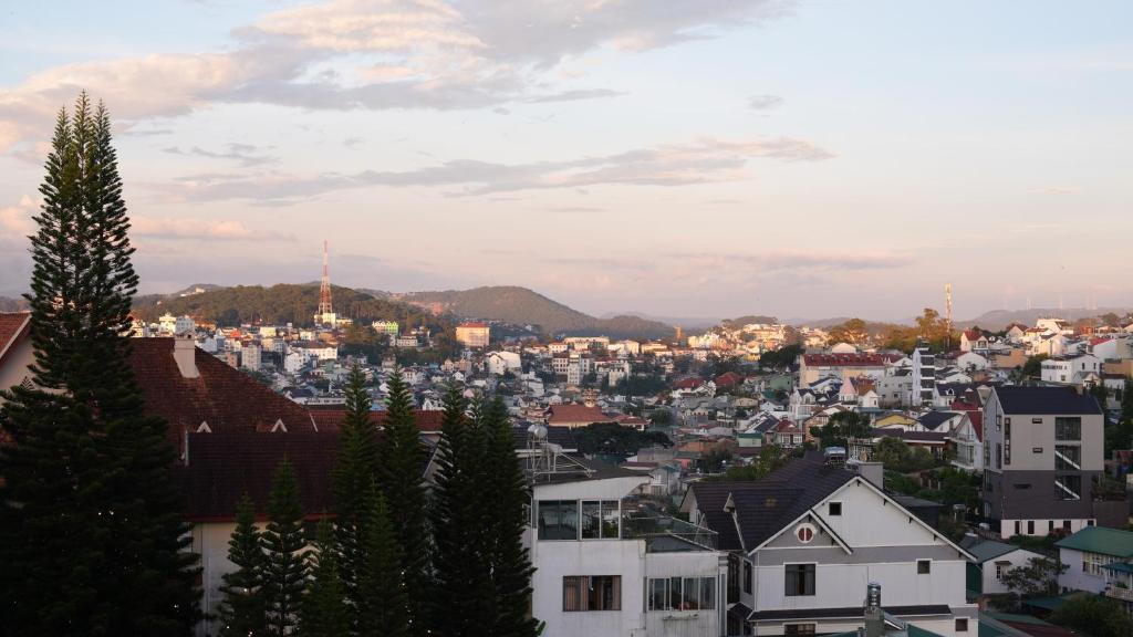 NATURE Hotel Dalat By K D H