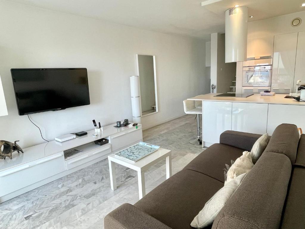 PGH N37 - Studio Vue Mer et Port, 8eme étage, Parking Privé - 4