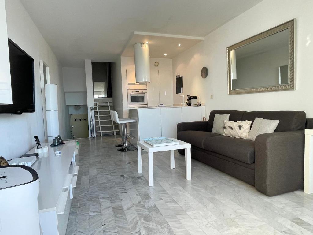 PGH N37 - Studio Vue Mer et Port, 8eme étage, Parking Privé - 5