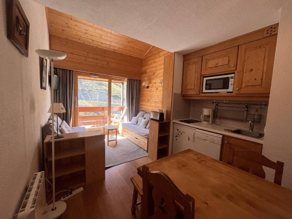 Appartement spacieux pour 6 pers à Méribel avec balcon et vue sur les pistes - FR-1-355-66 - 2