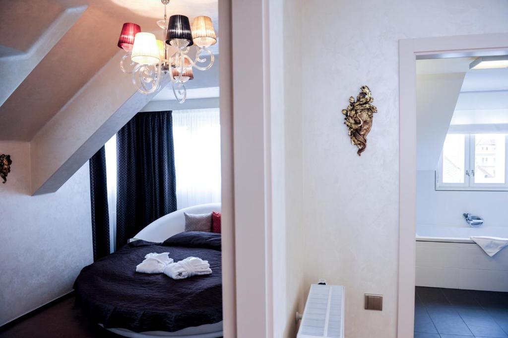 Myo Hotel Mysterius photo