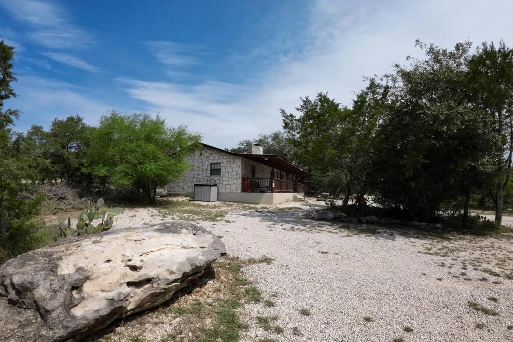 Cherokee Oaks - Frio River Haven, Concan