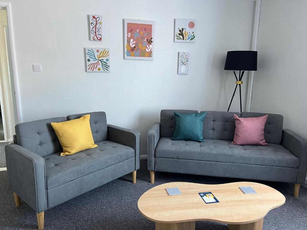 Oakfield Apartment, Brumby