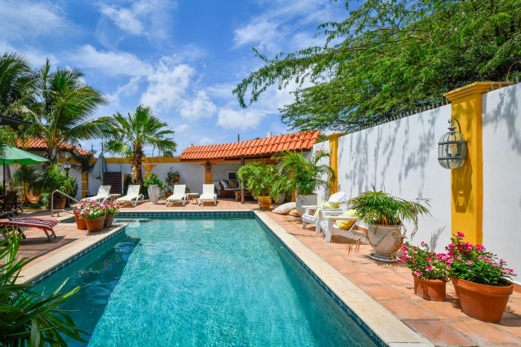 Brisas Studio Apartments, Palm-Eagle Beach