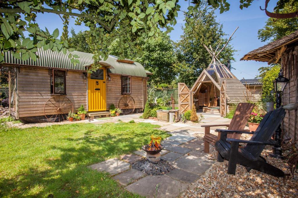 Wagon & the Wigwam, Four Marks