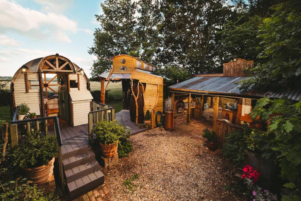 Wagon in the Woods, Wield