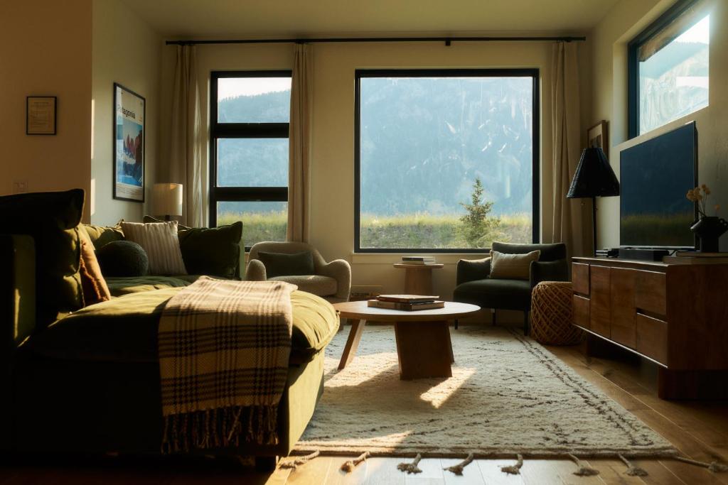 Aspects Big Sky, Big Sky