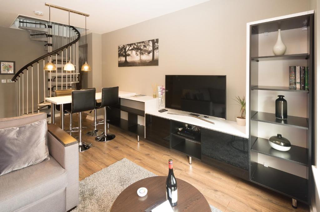 Aaron Wise Apartments — Hotel in Cardiff