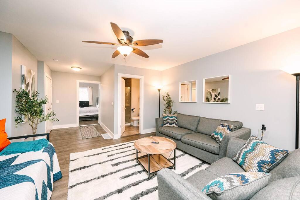 Parking Comfortable Suite, Pittsburgh