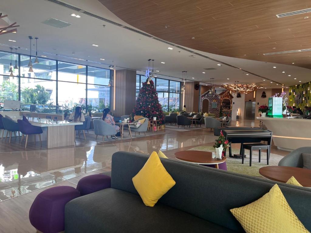 Republic Apartment Nearby  Airport Free Pool Gym