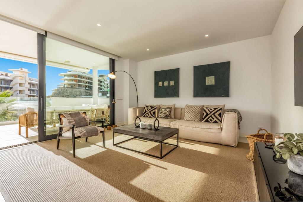 ViVi Homes - Terra Higueron Luxury, Terrace & Pool - 2