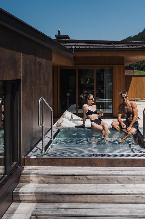 Hot tub