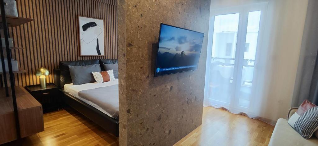 Elegant Apartment with Urban Charm - 3