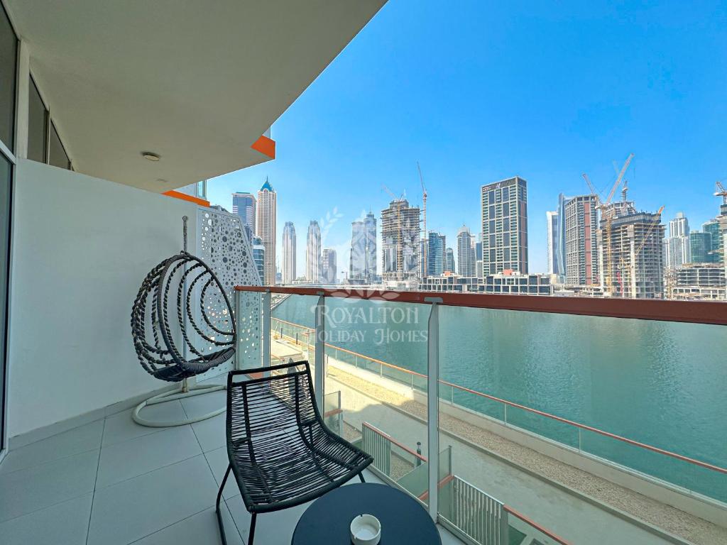 Royalton - Canal View Charm Studio in Binghatti Millennium, Dubaï