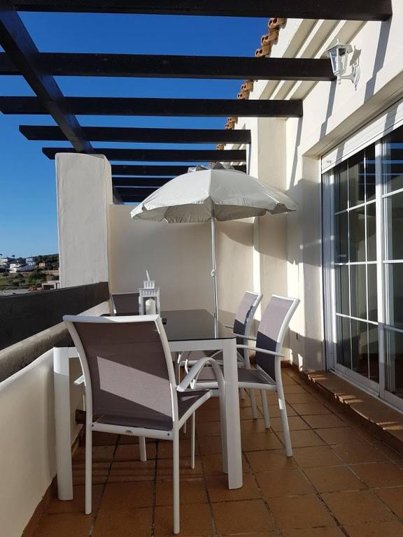 Top Floor Apt Close To Duquesa - 3