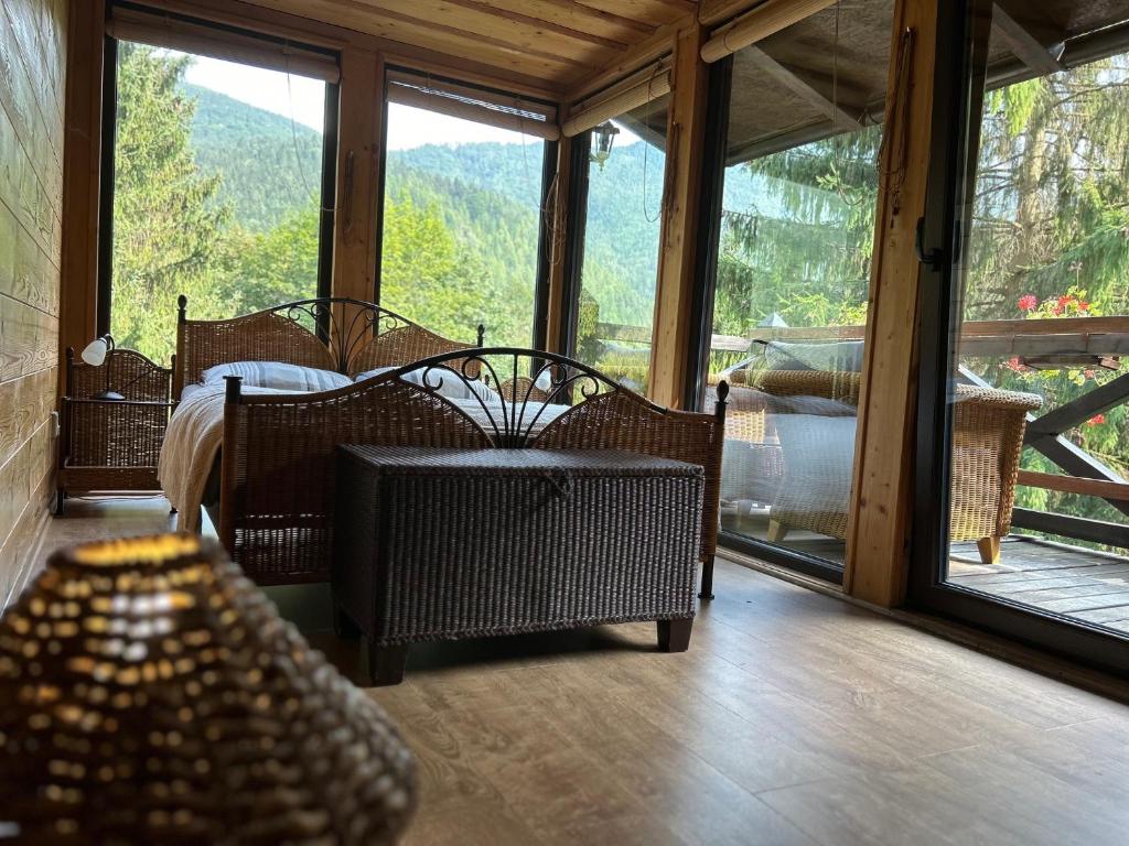 Chata Jazierce, Vlkolínec