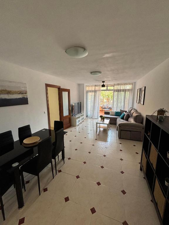Piso céntrico con parking privado y terraza super - 4