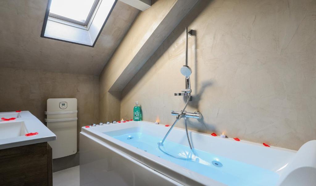 Cloud Stylish flat with jacuzzi near city center - 2