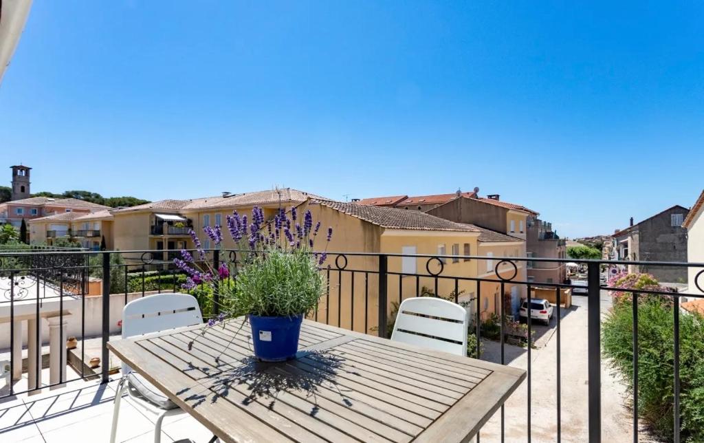 Remarquable T3 proche plages, Carqueiranne