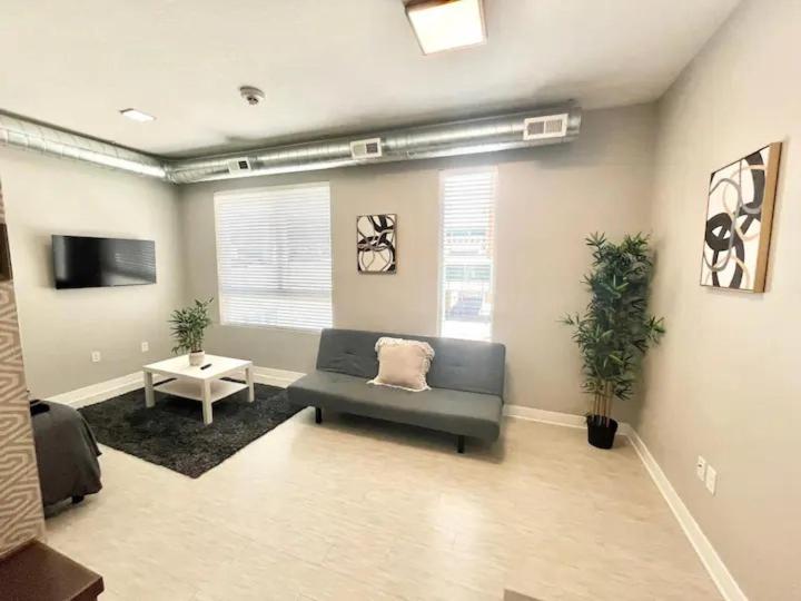 Skywalk Access #1, Des Moines