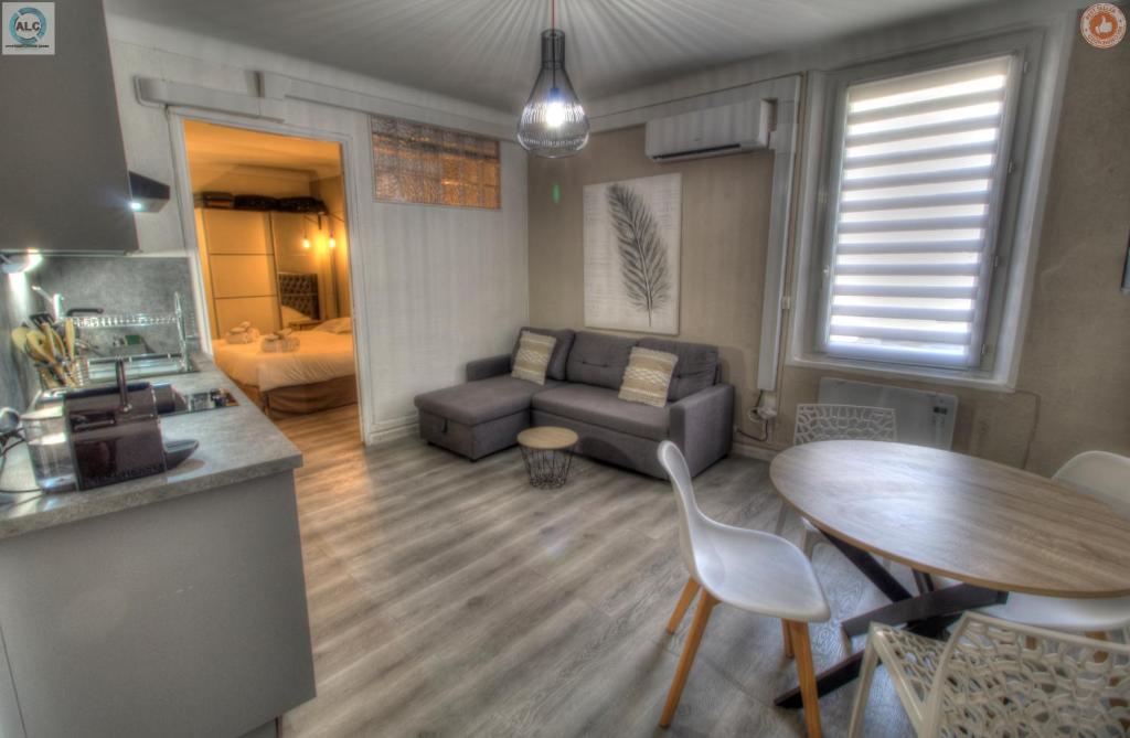 ALC - FF39 - 9 min Palais and Beaches, Cannes