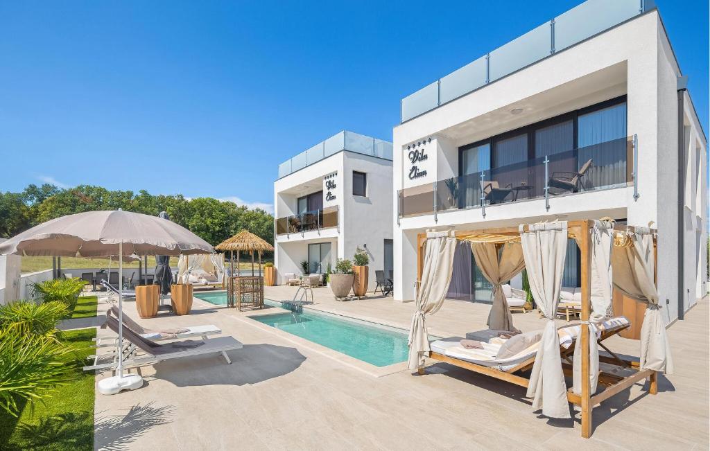 Lovely Home In Vrvari With Sauna, Poreč