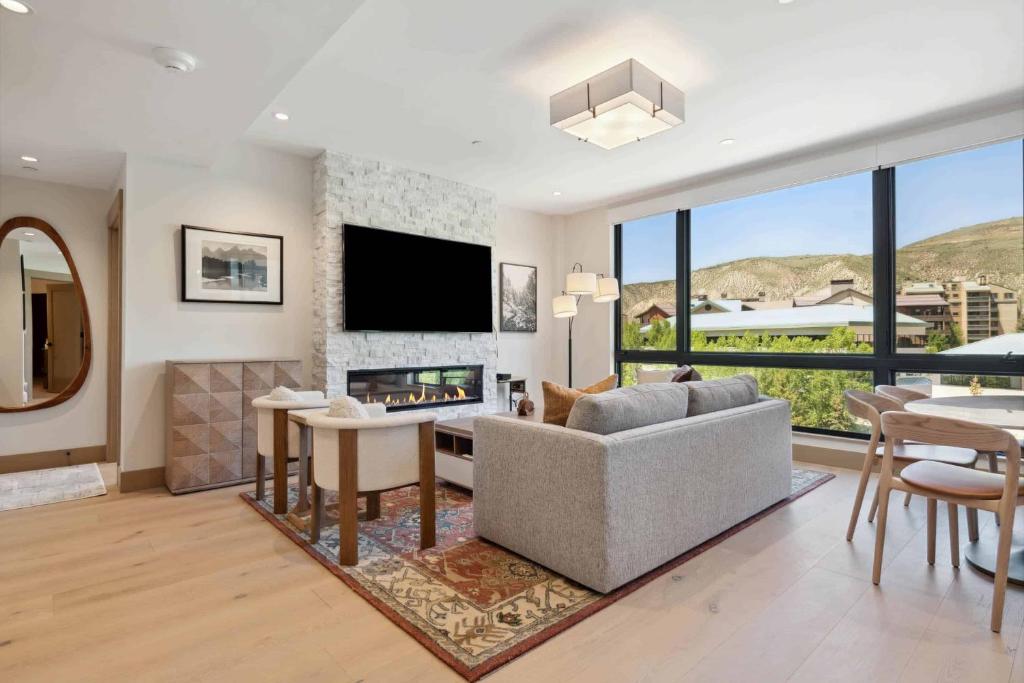 One Riverfront Condo 307 by East West Hospitality, Avon