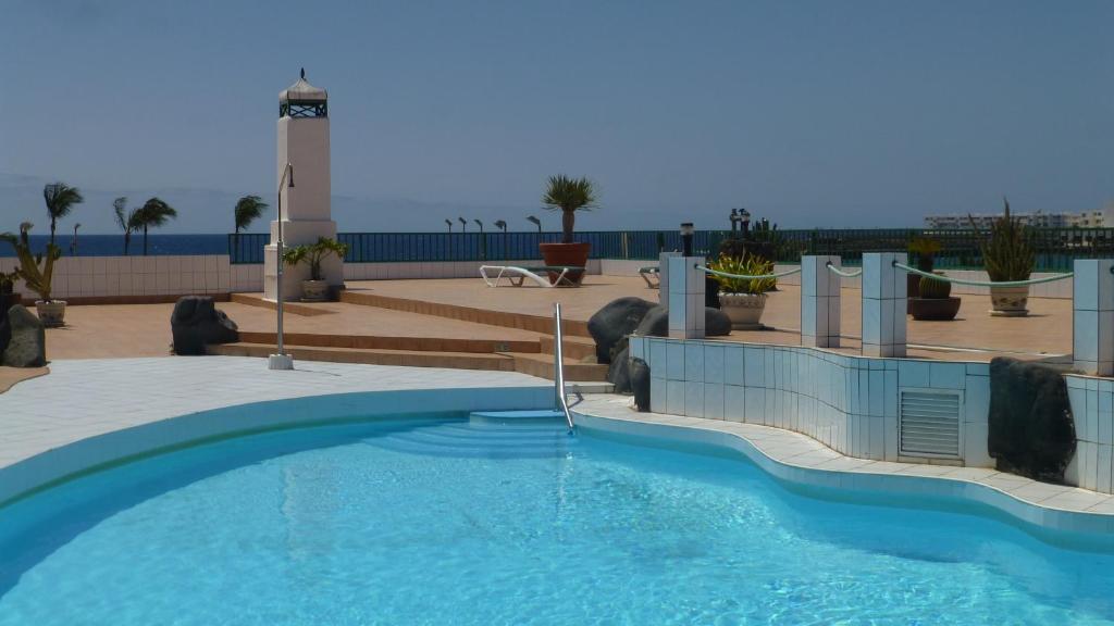 Lanzarote Beachfront Apartment on Las Cucharas Beach with a sea view - 4